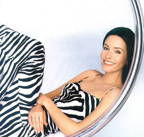 courteney-001.jpg courteney-001.jpg