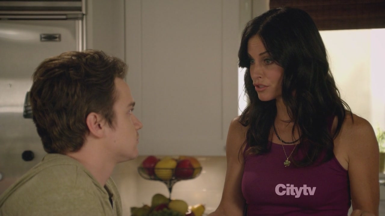 2x02_0605.jpg 2x02_0605.jpg