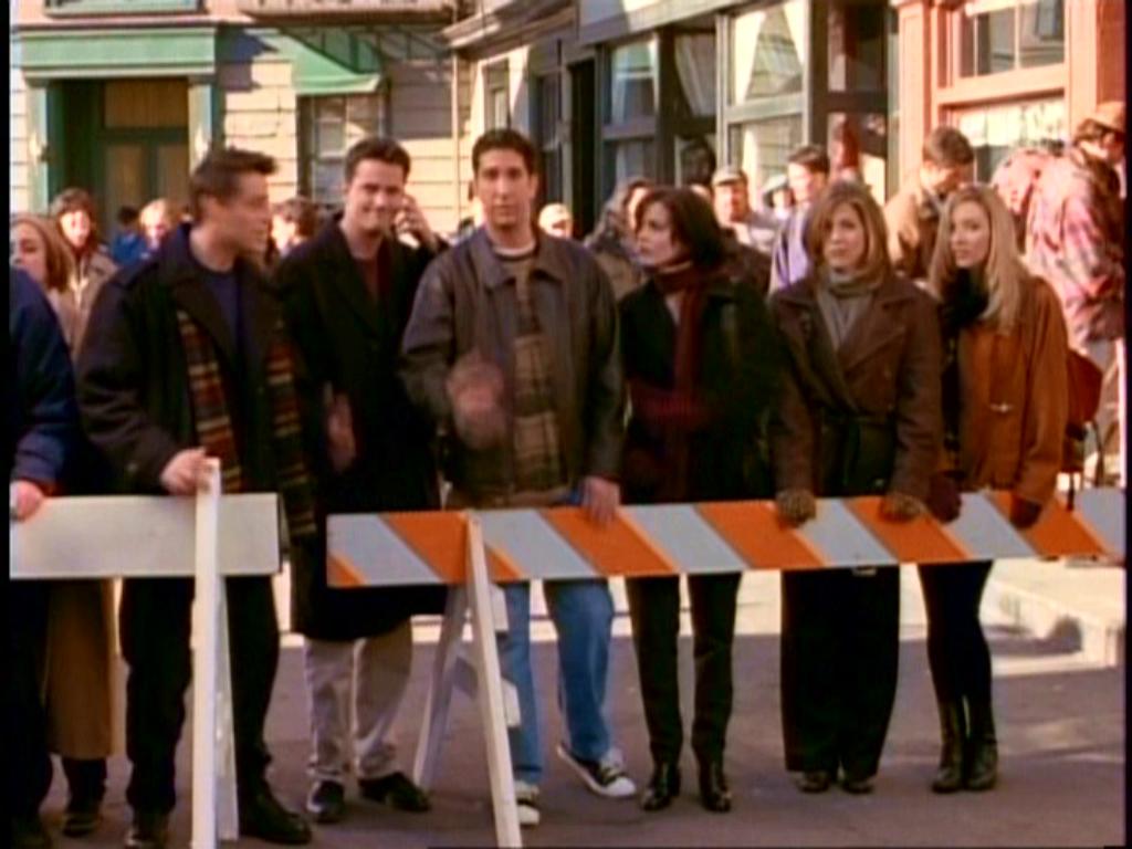 2x12 - The One After the Superbowl: Part 1 - Friends S02E12 Cap 221