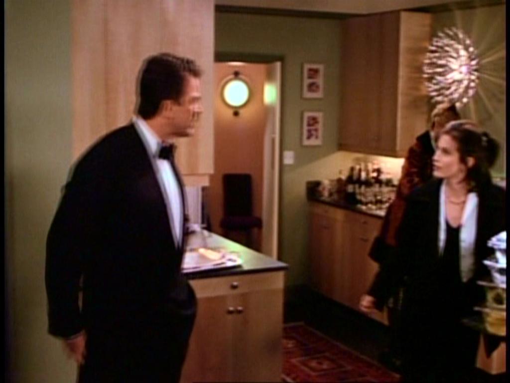 Friends_S02E15_Cap_066.JPG