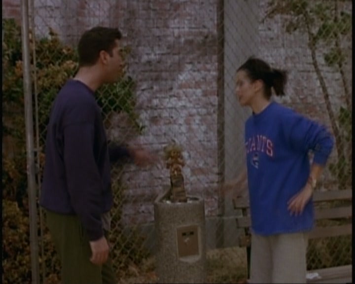 KMP-DVD0347.jpg KMP-DVD0347.jpg