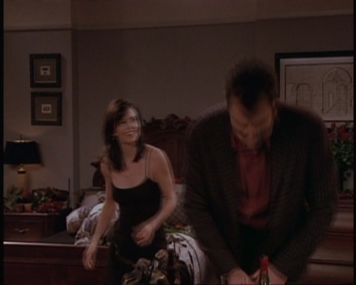 KMP-DVD0443.jpg KMP-DVD0443.jpg