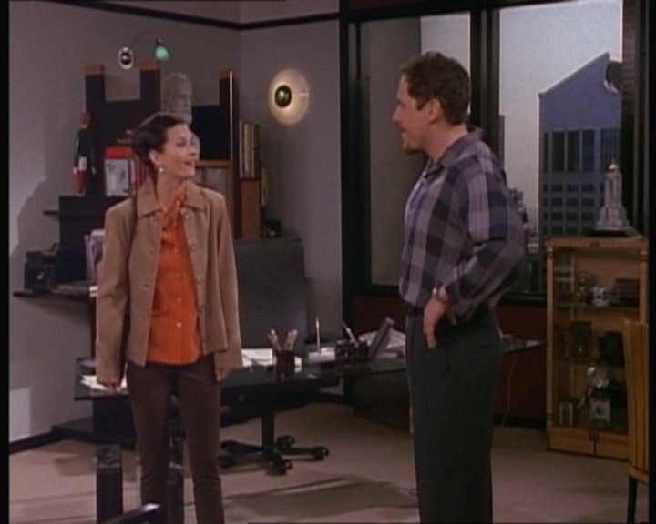 KMP-DVD0329.jpg KMP-DVD0329.jpg