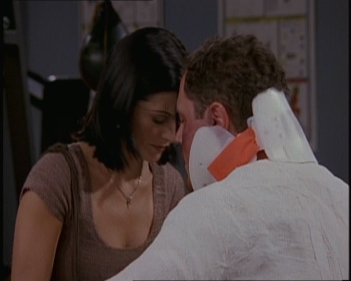 KMP-DVD1833.jpg KMP-DVD1833.jpg