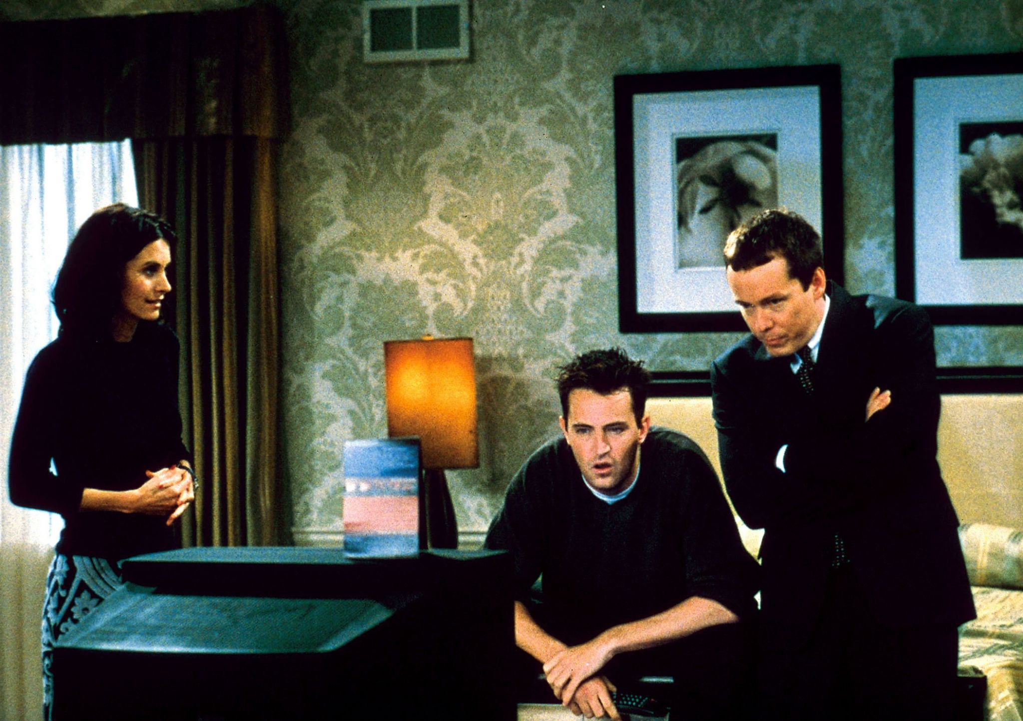 courteneyonline005.jpg