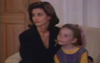 courteneycox-thetroublewithlarry_1018.jpg