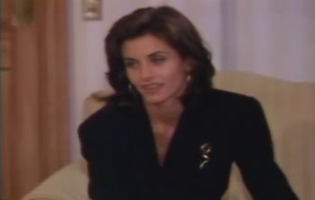 courteneycox-thetroublewithlarry_1103.jpg