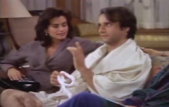 courteneycox-thetroublewithlarry_2676.jpg