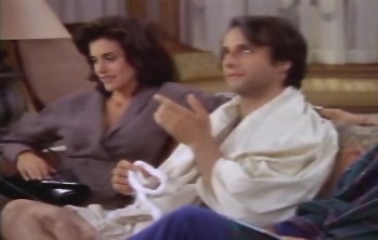 courteneycox-thetroublewithlarry_2679.jpg