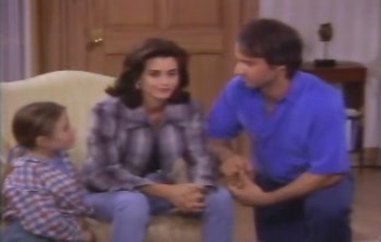 courteneycox-thetroublewithlarry_3584.jpg