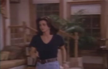 courteneycox-thetroublewithlarry_4121.jpg