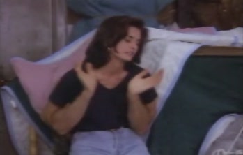 courteneycox-thetroublewithlarry_4584.jpg