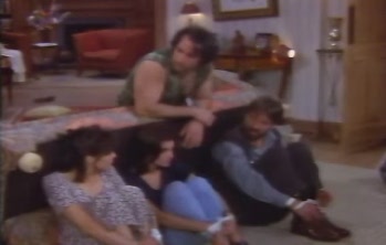 courteneycox-thetroublewithlarry_5082.jpg