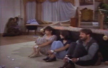 courteneycox-thetroublewithlarry_5121.jpg