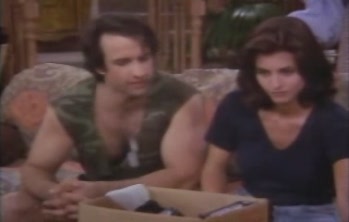 courteneycox-thetroublewithlarry_5170.jpg