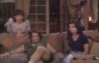courteneycox-thetroublewithlarry_5212.jpg