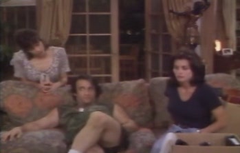 courteneycox-thetroublewithlarry_5214.jpg