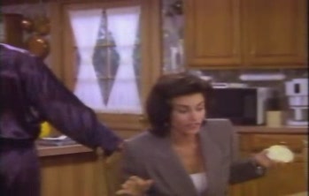 courteneycox-thetroublewithlarry_5344.jpg