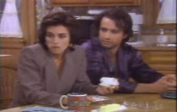 courteneycox-thetroublewithlarry_5472.jpg
