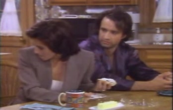 courteneycox-thetroublewithlarry_5478.jpg