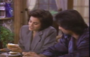 courteneycox-thetroublewithlarry_5483.jpg