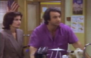courteneycox-thetroublewithlarry_6106.jpg