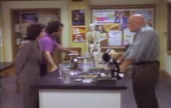courteneycox-thetroublewithlarry_6136.jpg