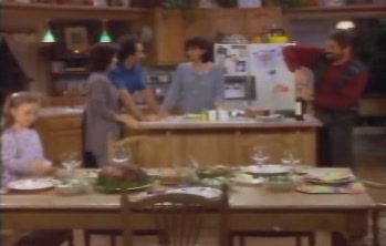 courteneycox-thetroublewithlarry_7194.jpg